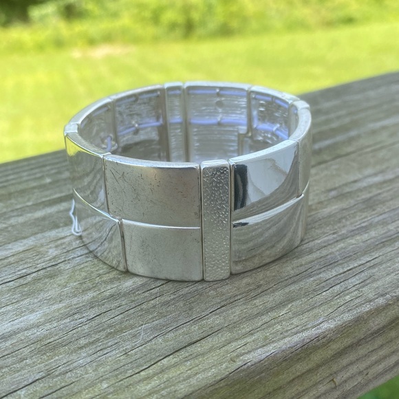 Liz Claiborne wide silver stretch bracelet NWT - Picture 10 of 12